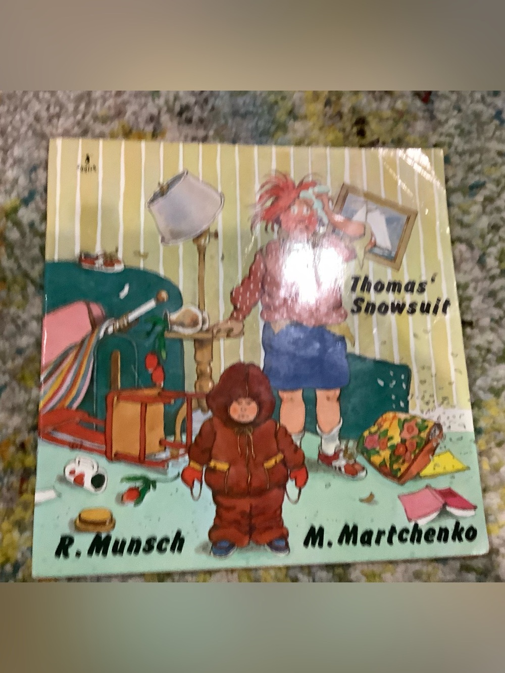 Scholastic Robert Munsch Picture Book Set - Yellow, Blue, Green, Red Covers - Picture 11 of 11
